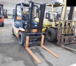 Used Toyota FORKLIFT